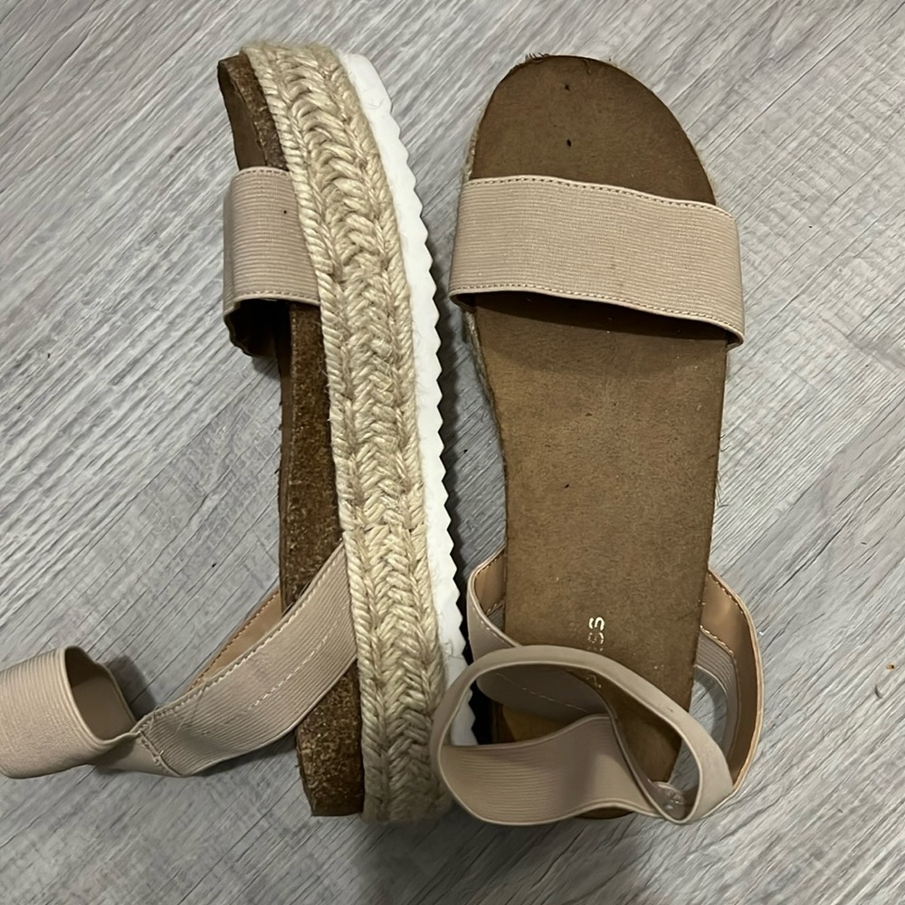 Tan Platform